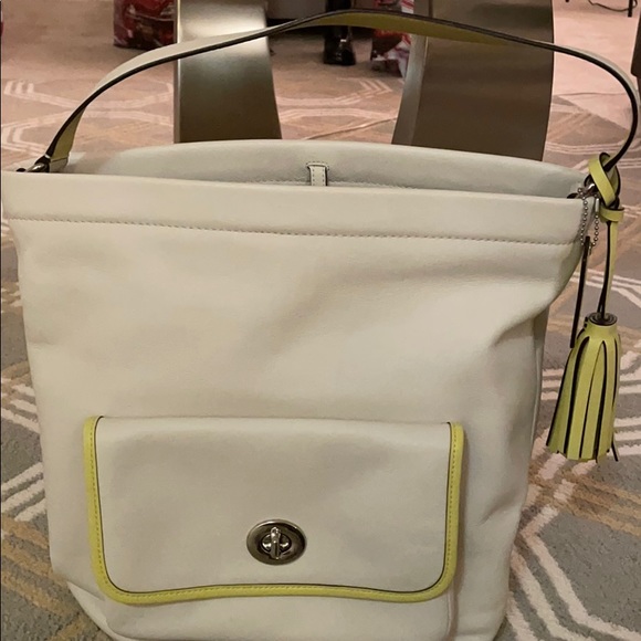 Coach tote bag comes with Dust bag - Picture 3 of 6